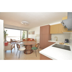 Dernier étage, vue mer latérale